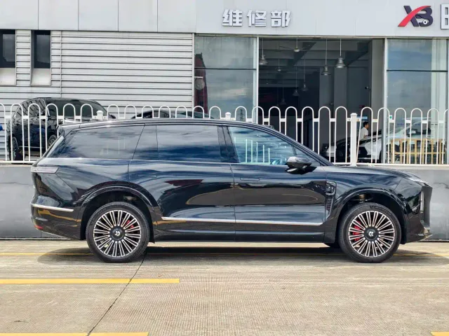Nio ES8 — Фото автомобиля 5