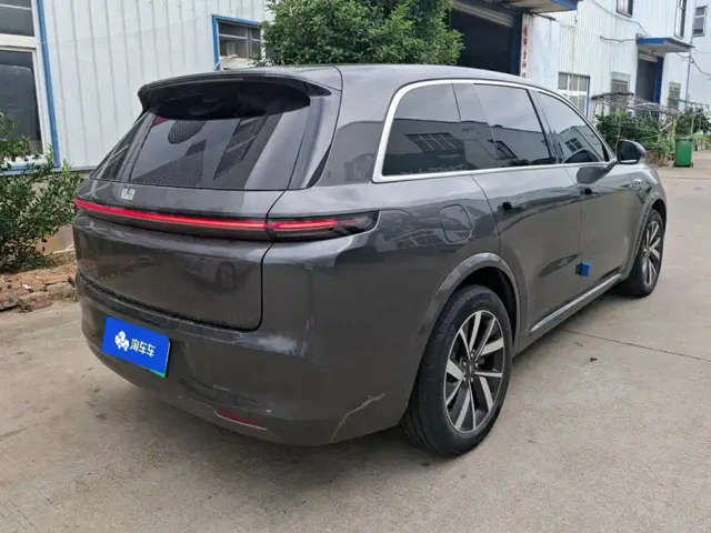 Li Auto L8 — Фото автомобиля 3