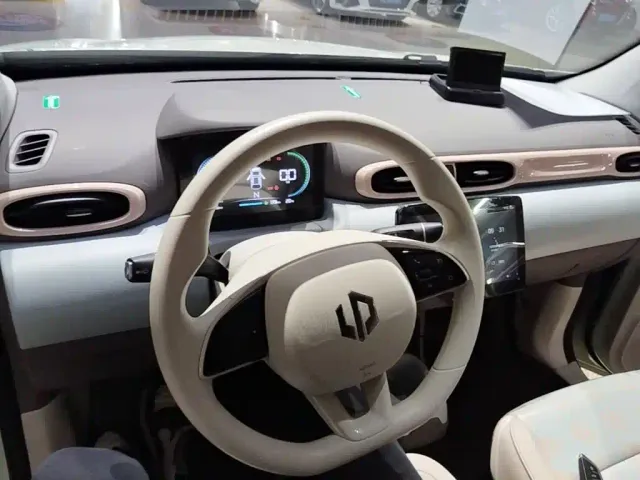 Leapmotor T03 — Фото автомобиля 9