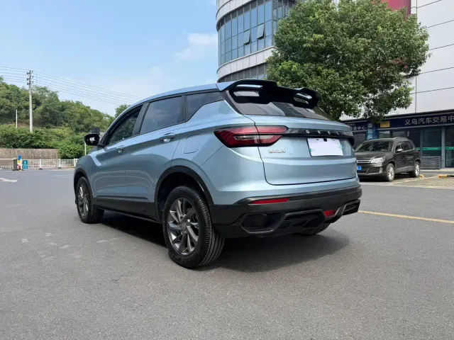 Geely Binyue — Фото автомобиля 8