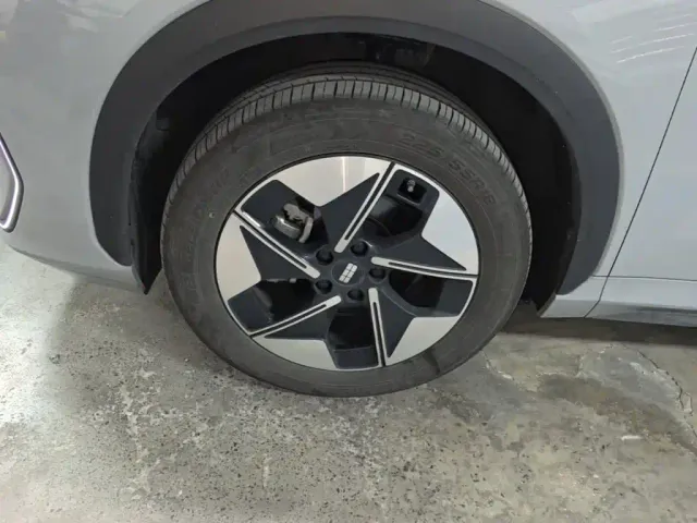 Geely Galaxy E5 — Фото автомобиля 22