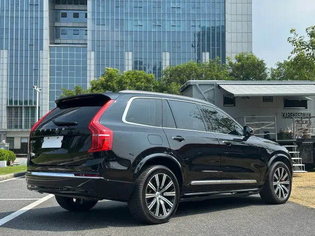 Volvo XC90 — Фото автомобиля 13