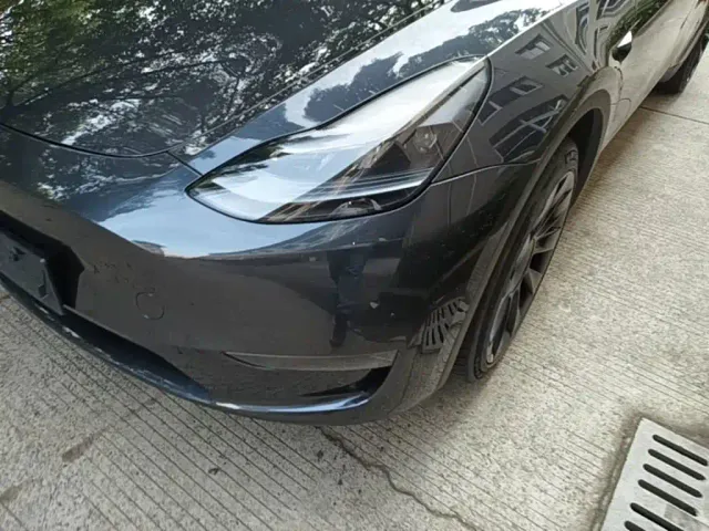 Tesla Model Y — Фото автомобиля 23