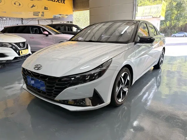 Фотография автомобиля — Hyundai Elantra