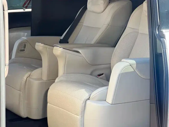 Li Auto MEGA — Фото автомобиля 5