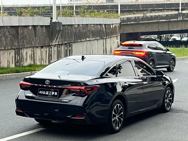 Toyota Avalon — Фото автомобиля 5
