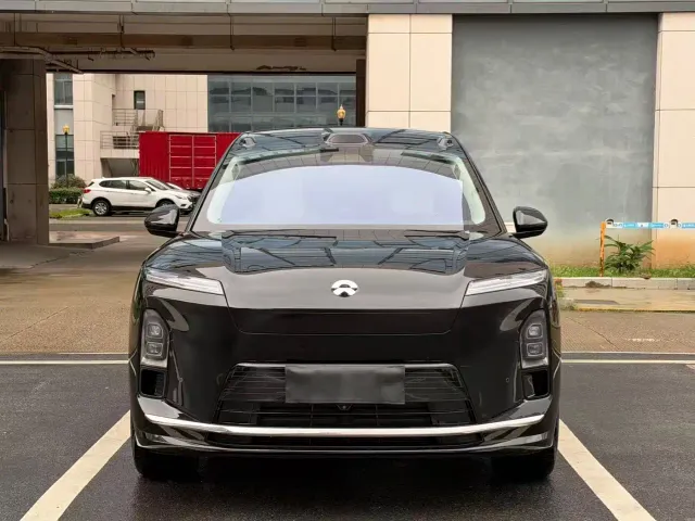 Nio ES8 — Фото автомобиля 2