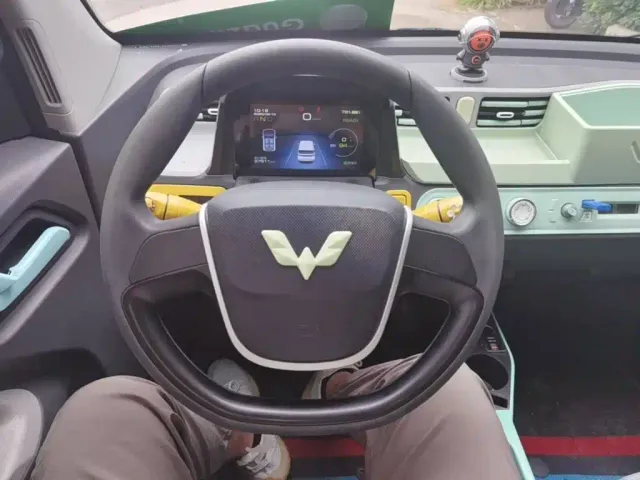 Wuling Hongguang Mini EV — Фото автомобиля 10