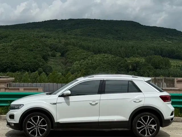 Volkswagen T-Roc — Фото автомобиля 5