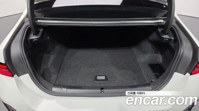 BMW i5 G60 — Фото автомобиля 25