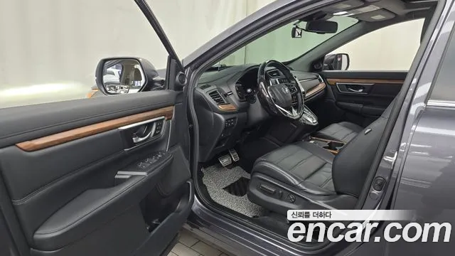 Honda CR-V Generation 5 — Фото автомобиля 15