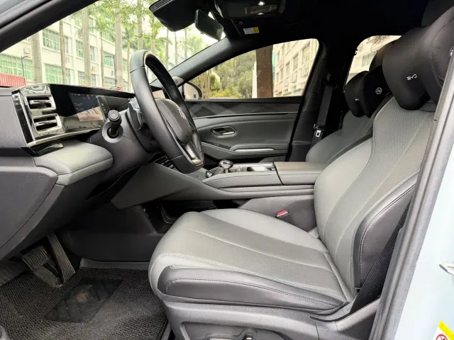 BYD Qin L — Фото автомобиля 11