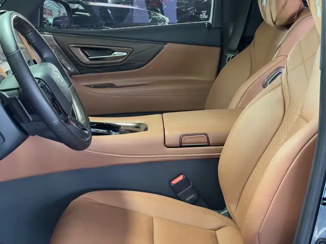 Toyota Alphard — Фото автомобиля 7