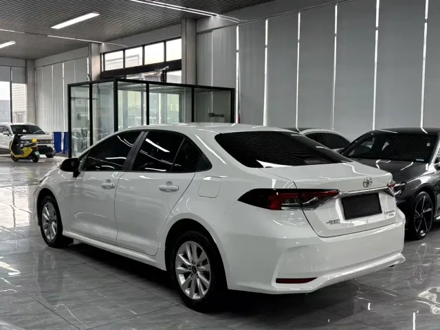 Toyota Corolla — Фото автомобиля 12