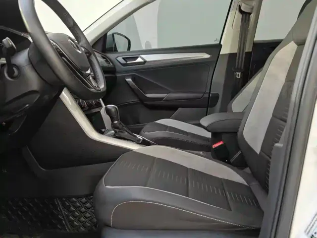 Volkswagen T-Roc — Фото автомобиля 16