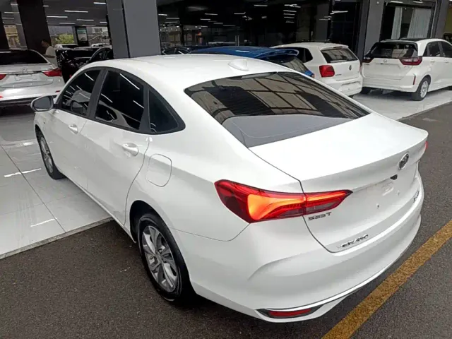 Buick Verano — Фото автомобиля 4