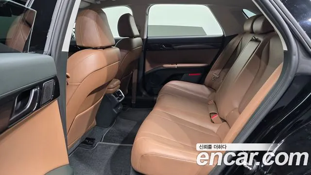 Hyundai Grandeur GN7 — Фото автомобиля 16