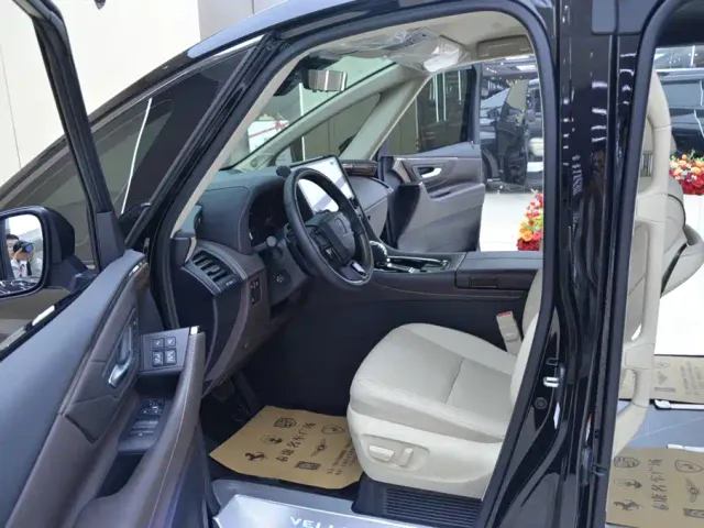 Toyota Vellfire — Фото автомобиля 4