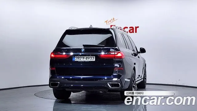 BMW X7 — Фото автомобиля 3