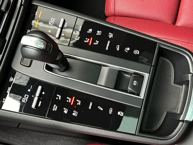 Porsche Macan — Фото автомобиля 12