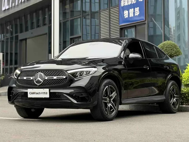 Фотография автомобиля — Mercedes-Benz GLC Coupe