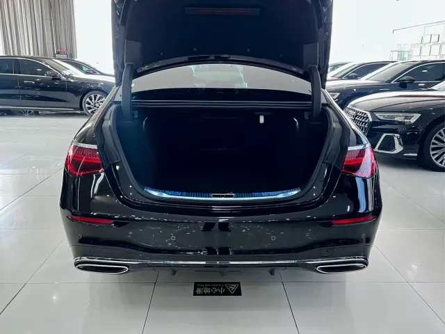 Mercedes-Benz S-Class — Фото автомобиля 27
