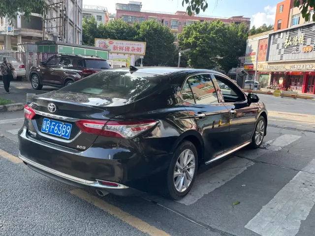 Toyota Camry — Фото автомобиля 3