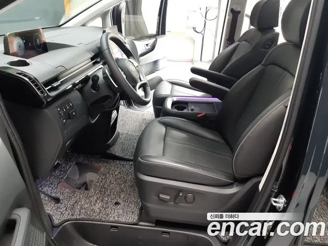 Hyundai Staria Staria 4WD Lounge 7 мест — Фото автомобиля 10