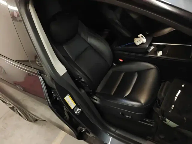 Tesla Model Y — Фото автомобиля 24