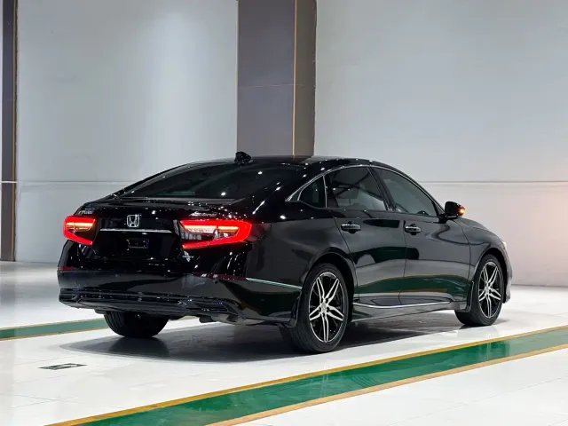 Honda Accord — Фото автомобиля 4