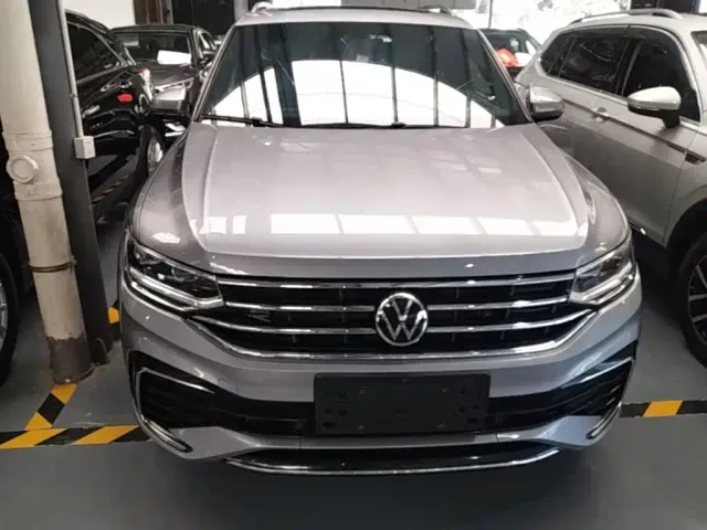 Volkswagen Tiguan L — Фото автомобиля 2