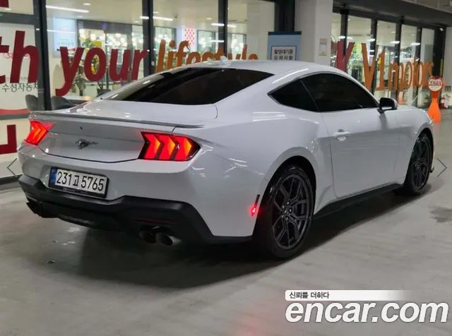 Ford Mustang — Фото автомобиля 4