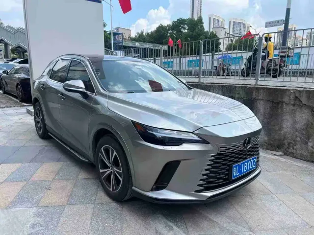 Lexus RX — Фото автомобиля 2