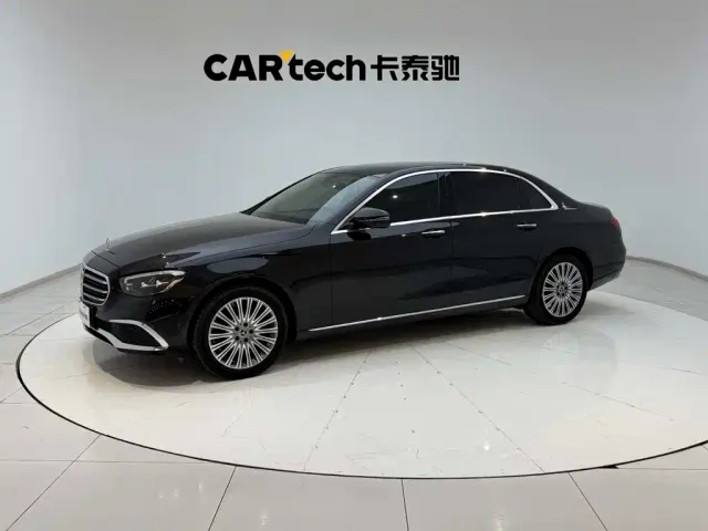 Фотография автомобиля — Mercedes-Benz E-Class