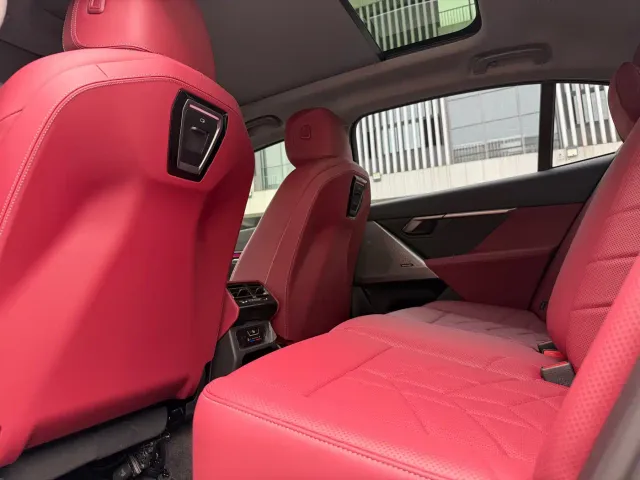 BMW 5 Series — Фото автомобиля 11