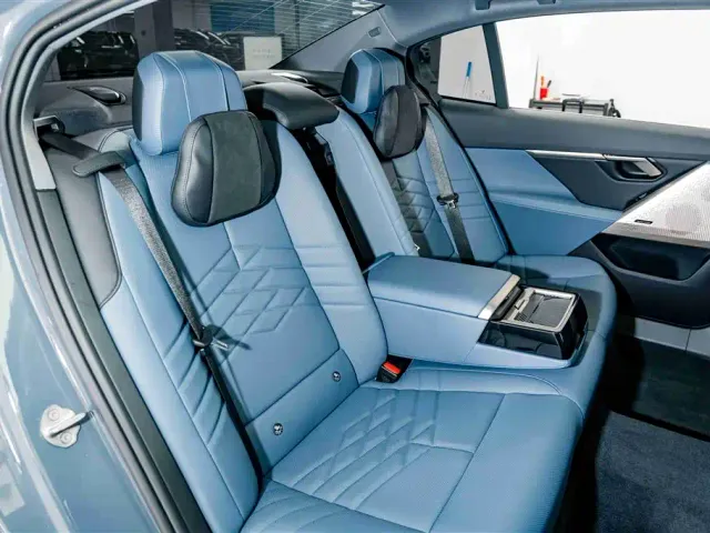 BMW i5 — Фото автомобиля 23