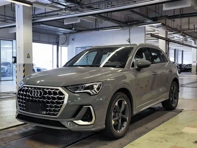 Фотография автомобиля — Audi Q3