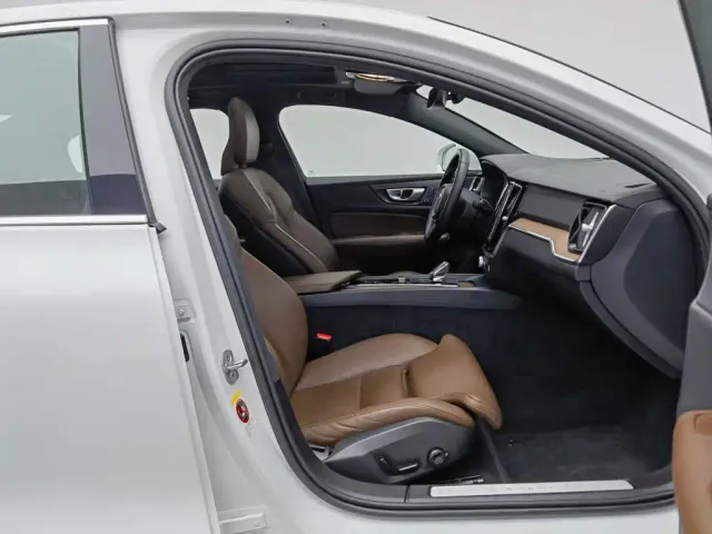 Volvo S60 — Фото автомобиля 23