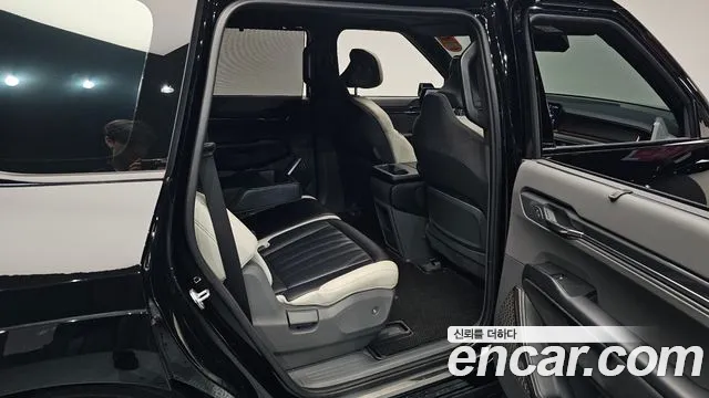 Kia EV9 Long Range 4WD — Фото автомобиля 5