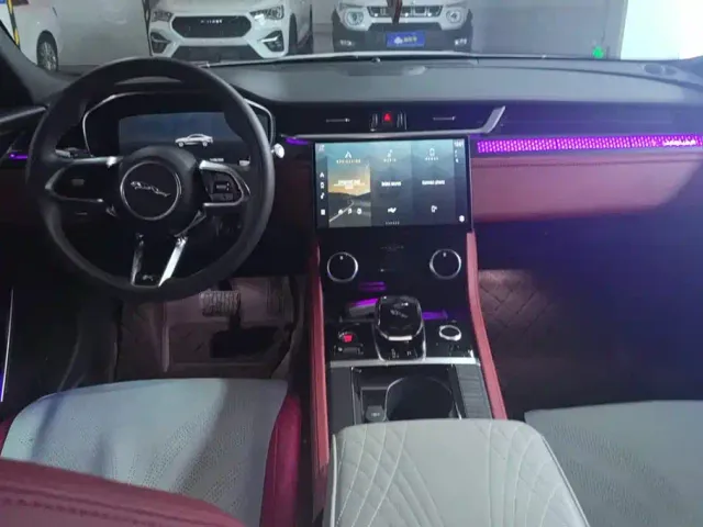 Jaguar XFL — Фото автомобиля 12