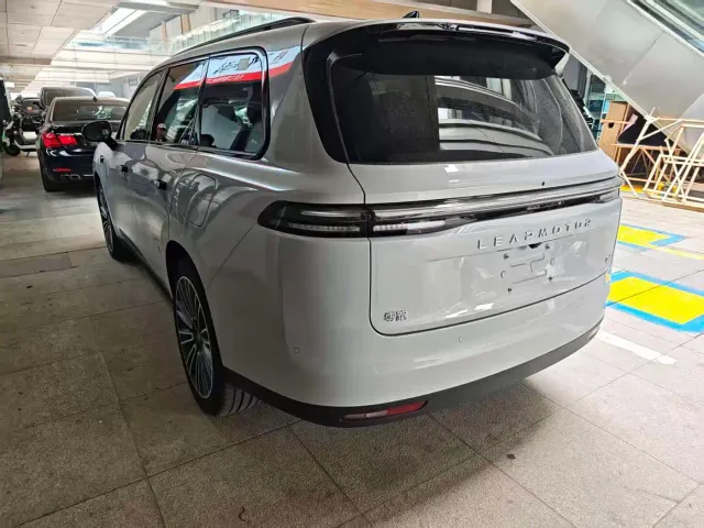 Leapmotor C16 — Фото автомобиля 7