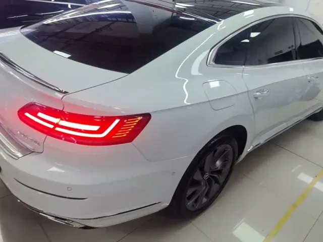 Volkswagen FAW-Volkswagen CC 2024 380TSI Eye-catching Public Sharing Edition — Фото автомобиля 6