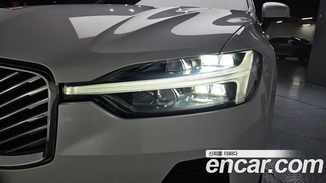 Вольво XC60 — Фото автомобиля 21