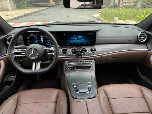 Mercedes-Benz E-Class — Фото автомобиля 13