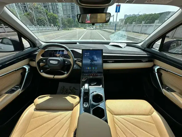 Geely Boyue L — Фото автомобиля 6