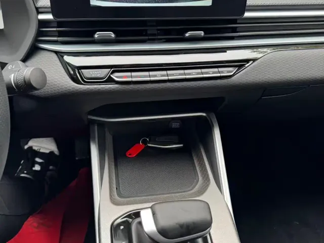 Geely Emgrand — Фото автомобиля 17