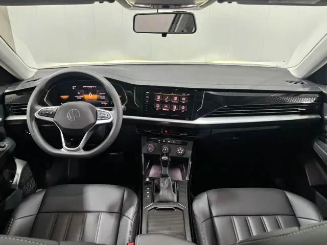 Volkswagen Passat — Фото автомобиля 10