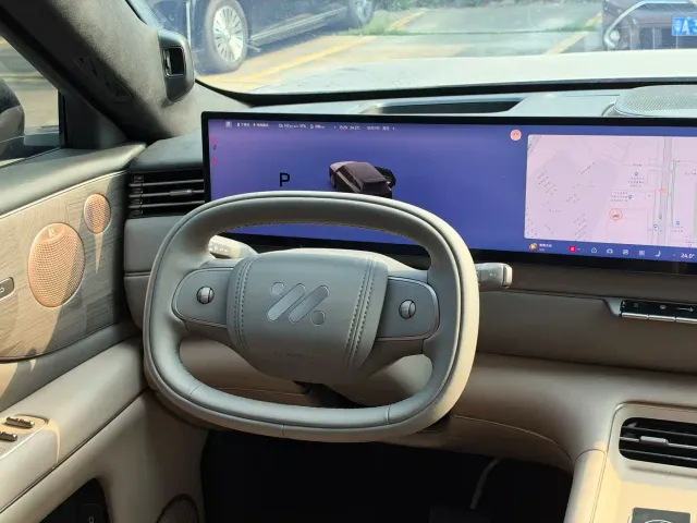 IM Motors LS8 — Фото автомобиля 11