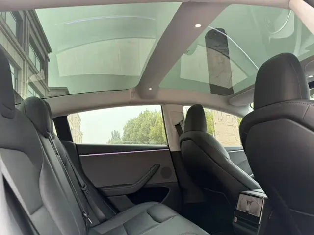 Tesla Model 3 — Фото автомобиля 13