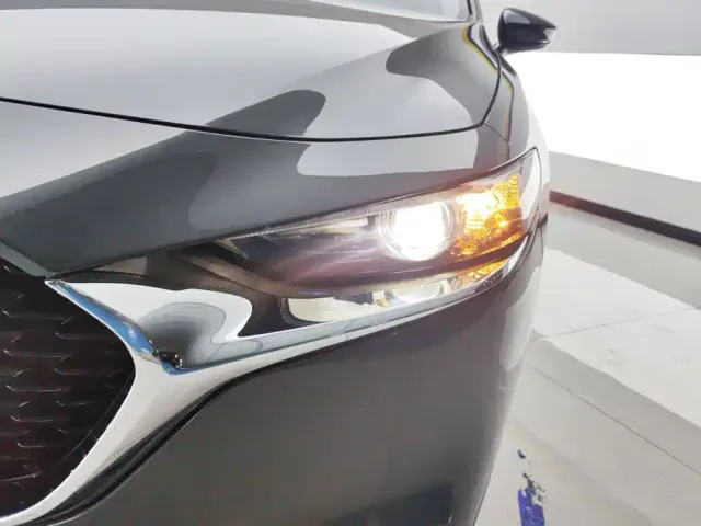 Mazda Axela — Фото автомобиля 5